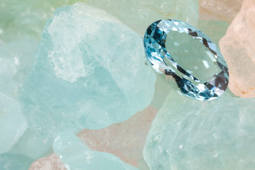 Aquamarine: The Healing Energies, Meaning and Uses of The Crystal of Cleansing
