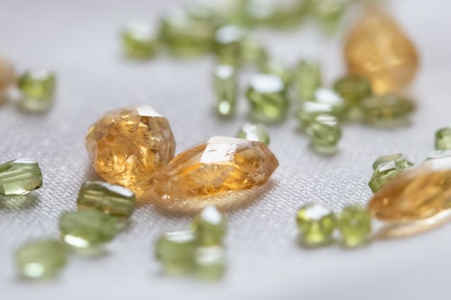 Citrine Crystals: The Healing Energies, Meaning and Uses of The Crystal of Bright Energy